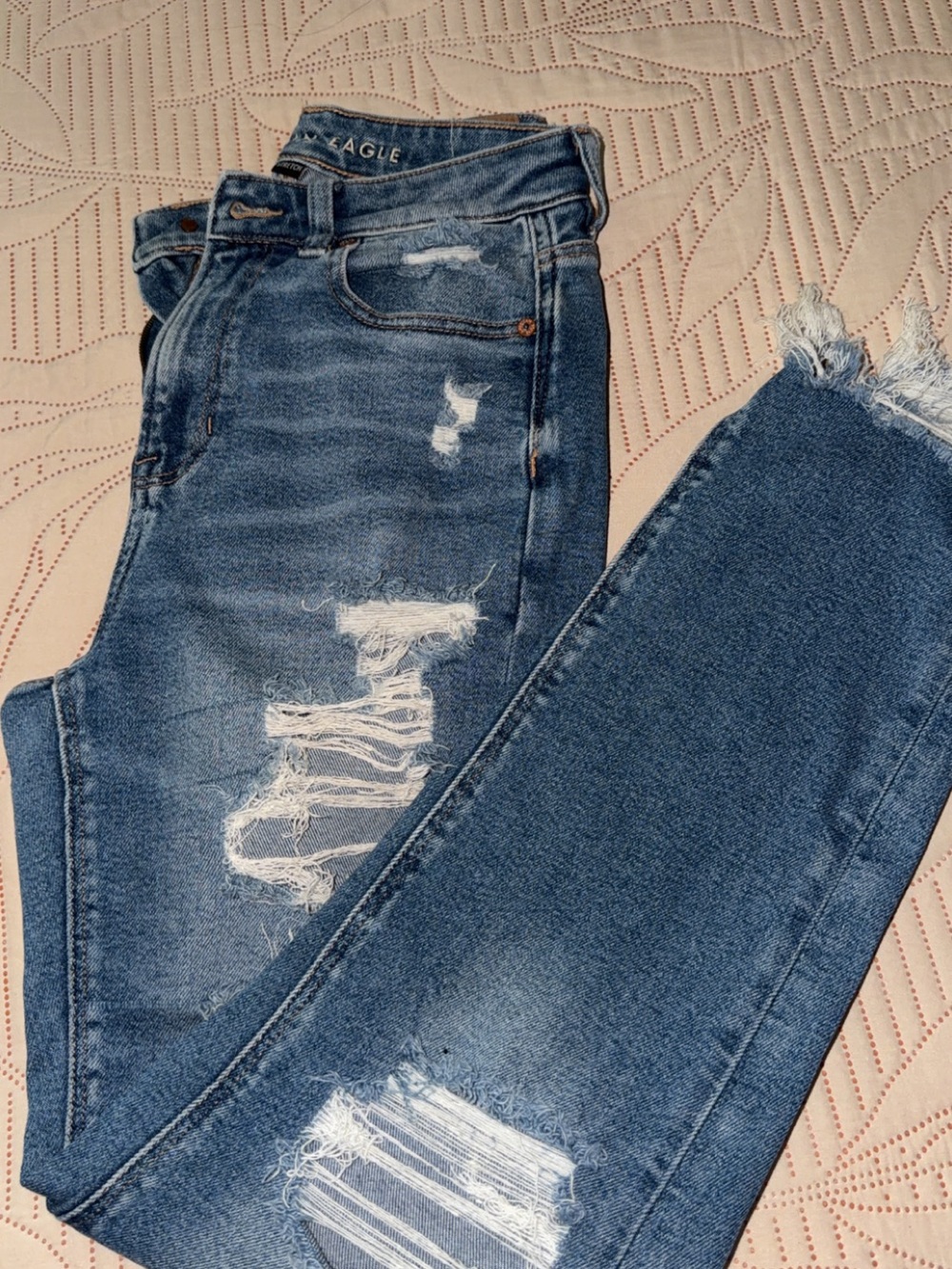 American Eagle Outfitters Women’s Distressed Blue Skinny Jeans